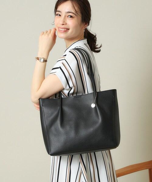 ITS'DEMO（イッツデモ）の「【通勤】仕切りA4トート（トートバッグ・レディース・ブラック/ライトベージュ/アイボリー/ブルー/グリーン系・00）」の14枚目の写真