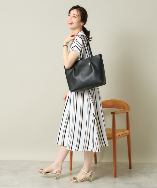 ITS'DEMO（イッツデモ）の「【通勤】仕切りA4トート（トートバッグ・レディース・ブラック/ライトベージュ/アイボリー/ブルー/グリーン系・00）」の15枚目の写真