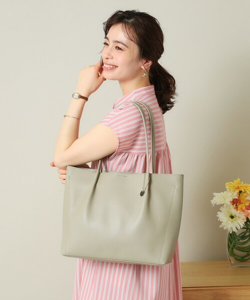 ITS'DEMO（イッツデモ）の「【通勤】仕切りA4トート（トートバッグ・レディース・ブラック/ライトベージュ/アイボリー/ブルー/グリーン系・00）」の16枚目の写真