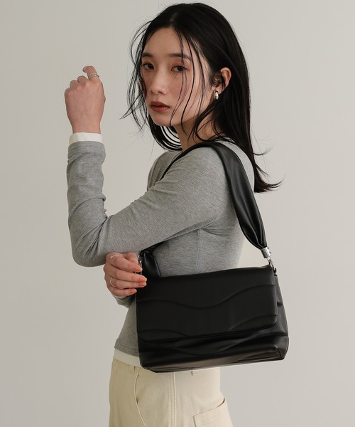 attiree(アティレー)の「パフィーキルティングショルダーバッグ(ショルダーバッグ・レディース・グリーン/アイボリー/ベージュ/ブラック/グレー・FREE)」の19枚目の写真