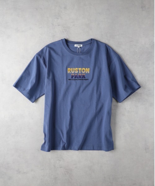 Right-on(ライトオン)の「タイポグラフィック刺繍Tシャツ(Tシャツ/カットソー・メンズ・ブルー/ホワイト/キナリ・M/L/XL)」の4枚目の写真