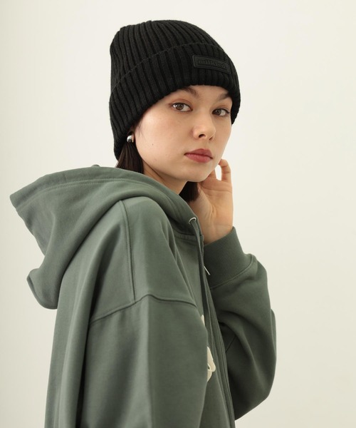 MILKFED.（ミルクフェド）の「RUBBER PATCH KNIT CAP（ニットキャップ/ビーニー・レディース・アッシュ/ブラック/ネイビー・ONE SIZE）」の2枚目の写真