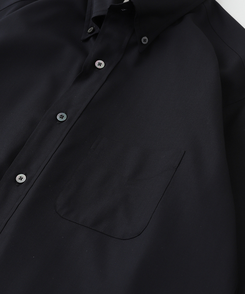 markaware(マーカウェア)の「MARKAWARE(マーカウェア) 別注 REGULAR FIT POLOCOLLAR シャツ(シャツ/ブラウス・メンズ・ブラック・1/2)」の4枚目の写真