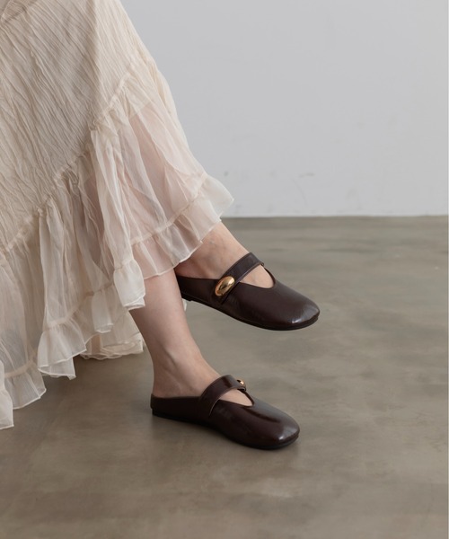 Lunea（ルネア）の「レトロデザインフラットミュールパンプス（パンプス・レディース・ホワイト/ブラウン・23/23.5/24/24.5/25/22.5）」の3枚目の写真