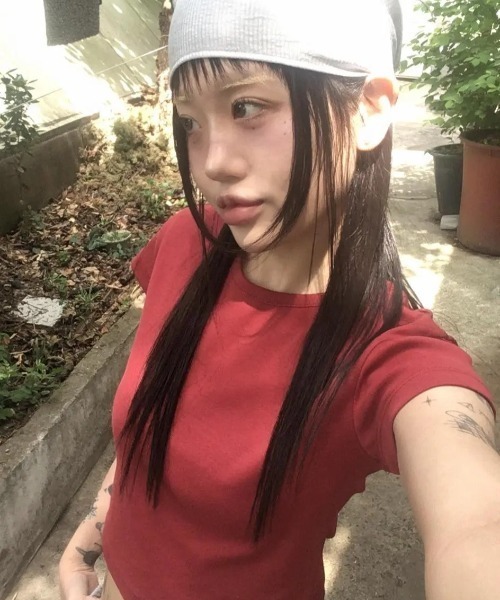 BLACKUP（ブラックアップ）の「[B-BASIC] クールスタンダードラウンドクロップ半袖Tシャツ（Tシャツ/カットソー・レディース・ブラック/ネイビー/レッド/ホワイト・MEDIUM/SMALL）」の8枚目の写真