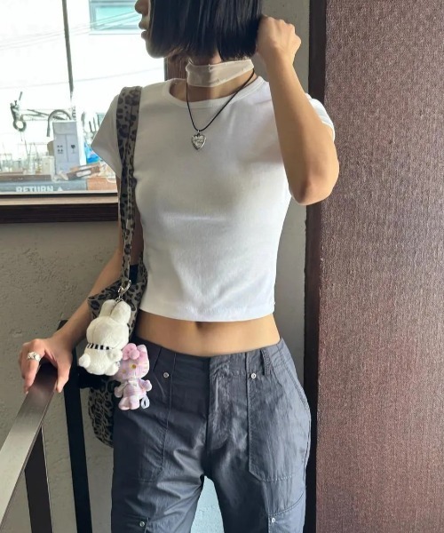 BLACKUP（ブラックアップ）の「[B-BASIC] クールスタンダードラウンドクロップ半袖Tシャツ（Tシャツ/カットソー・レディース・ブラック/ネイビー/レッド/ホワイト・MEDIUM/SMALL）」の12枚目の写真