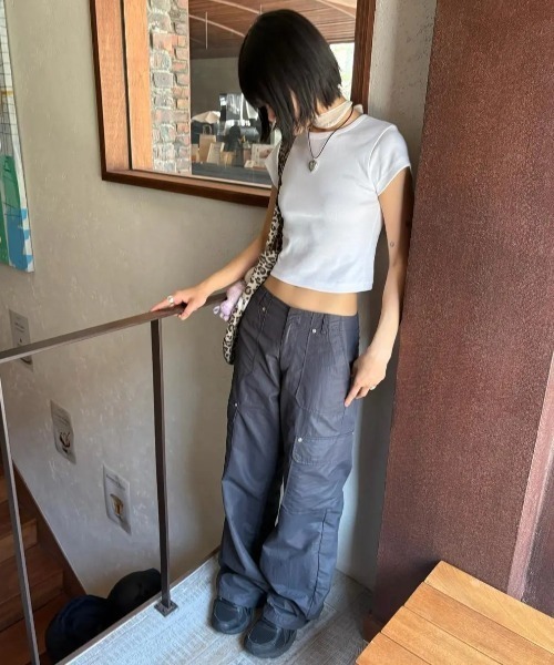 BLACKUP（ブラックアップ）の「[B-BASIC] クールスタンダードラウンドクロップ半袖Tシャツ（Tシャツ/カットソー・レディース・ブラック/ネイビー/レッド/ホワイト・MEDIUM/SMALL）」の13枚目の写真
