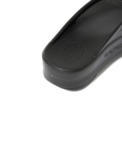 OOFOS（ウーフォス）の「OOFOS OOmega（サンダル・レディース・ローズ/ブラック/ベージュ・23/25/24）」の17枚目の写真