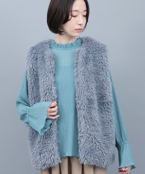 チチカカ（チチカカ）の「プードルファーベスト（ベスト・レディース・ベージュ/グレー/ブルー・FREE）」の3枚目の写真