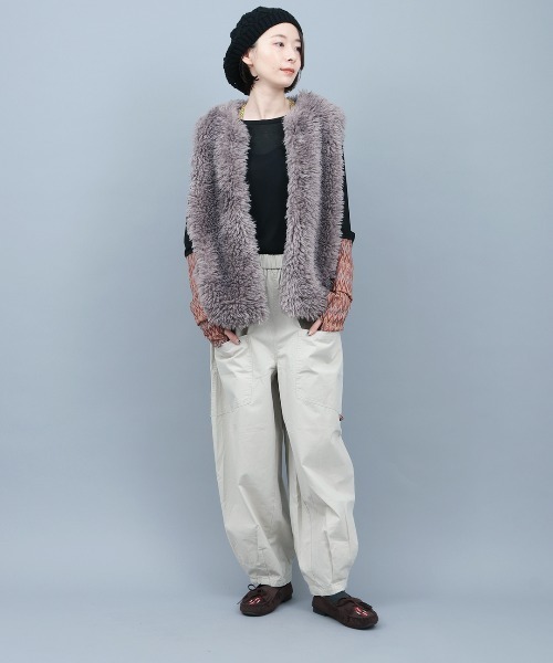 チチカカ（チチカカ）の「プードルファーベスト（ベスト・レディース・ベージュ/グレー/ブルー・FREE）」の4枚目の写真