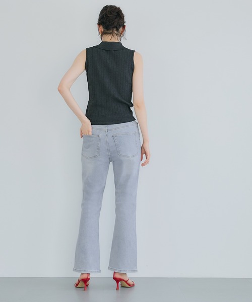 coca(coca)(コカ)の「セミフレア9分丈デニムパンツ(デニムパンツ・レディース・ライトブルー/ブラック・S/L/M)」の5枚目の写真