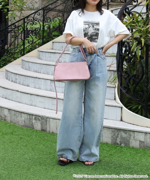 Pierrot(ピエロ)の「【EMILY IN PARIS】フォトプリントTシャツ(Tシャツ/カットソー・レディース・オフホワイト・M/L)」の5枚目の写真