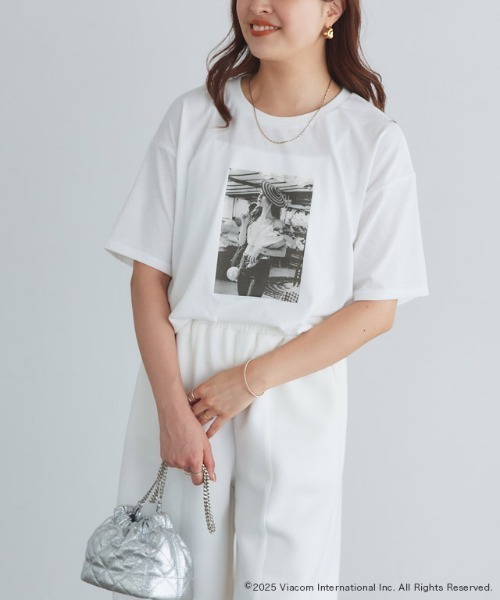 Pierrot(ピエロ)の「【EMILY IN PARIS】フォトプリントTシャツ(Tシャツ/カットソー・レディース・オフホワイト・M/L)」の15枚目の写真