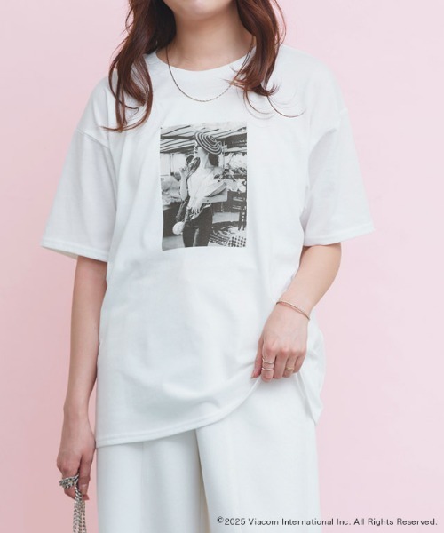 Pierrot(ピエロ)の「【EMILY IN PARIS】フォトプリントTシャツ(Tシャツ/カットソー・レディース・オフホワイト・M/L)」の17枚目の写真