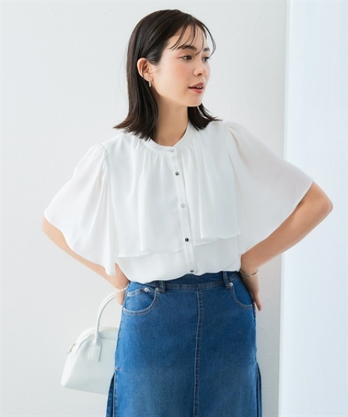 7days Life Styling(セブンデイズライフスタイリング)の「ケープ風ジョーゼットブラウス(カットソー裏地付)(シャツ/ブラウス・レディース・ネイビー/グレイッシュベージュ/オフホワイト・S/M/L/LL)」の4枚目の写真