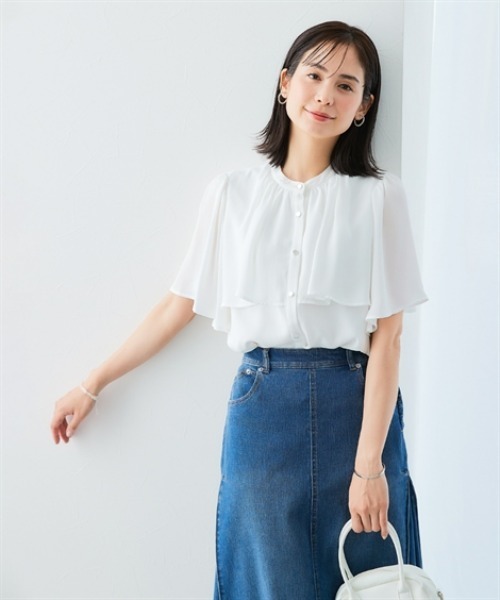 7days Life Styling(セブンデイズライフスタイリング)の「ケープ風ジョーゼットブラウス(カットソー裏地付)(シャツ/ブラウス・レディース・ネイビー/グレイッシュベージュ/オフホワイト・S/M/L/LL)」の5枚目の写真