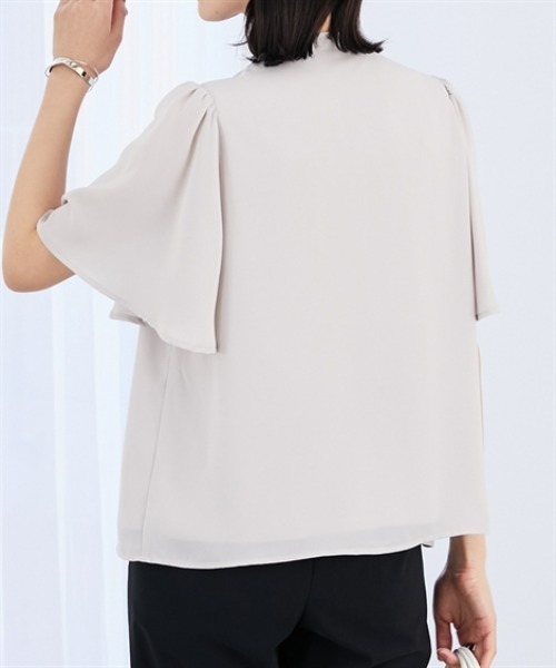 7days Life Styling(セブンデイズライフスタイリング)の「ケープ風ジョーゼットブラウス(カットソー裏地付)(シャツ/ブラウス・レディース・ネイビー/グレイッシュベージュ/オフホワイト・S/M/L/LL)」の15枚目の写真