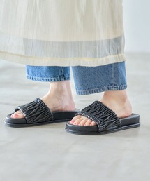 ギャザーパテッドサンダル