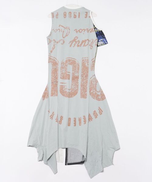 Desigual（デシグアル）の「グラフィックレタリング アシンメトリー ドレス（ワンピース・レディース・ブラック・XS/S/M/L/XL）」の2枚目の写真