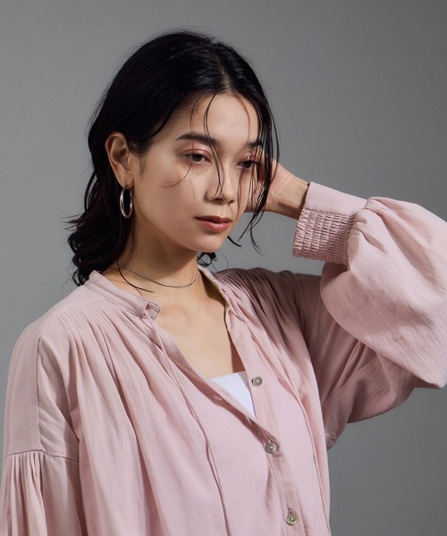 SALON adam et rope'（サロン アダム エ ロペ）の「ボリュームスリーブVネックブラウス（シャツ/ブラウス・レディース・オフホワイト/ブラック/ピンク・FREE）」の10枚目の写真