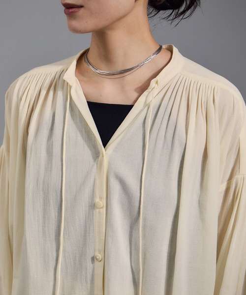 SALON adam et rope'（サロン アダム エ ロペ）の「ボリュームスリーブVネックブラウス（シャツ/ブラウス・レディース・オフホワイト/ブラック/ピンク・FREE）」の15枚目の写真