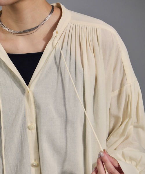 SALON adam et rope'（サロン アダム エ ロペ）の「ボリュームスリーブVネックブラウス（シャツ/ブラウス・レディース・オフホワイト/ブラック/ピンク・FREE）」の18枚目の写真