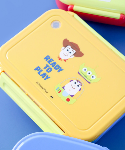 Disney(ディズニー)の「〈DISNEY/ディズニー〉 Toy Story トイストーリー LUNCH BOX/ランチボックス 500 READY TO PLAY(お弁当箱・レディース・イエロー・ONE SIZE)」の3枚目の写真