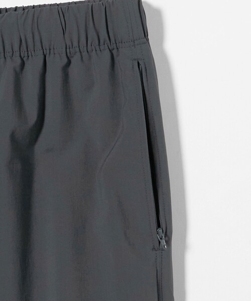 UNITED ARROWS & SONS by DAISUKE OBANA（ユナイテッドアローズアンドサンズバイダイスケオバナ）の「＜D.O UNITED ARROWS BY DAISUKE OBANA＞LT/DC TRACK PANTS/トラックパンツ（その他パンツ・メンズ・グレー系/ブラック・XL/L/M/S）」の14枚目の写真