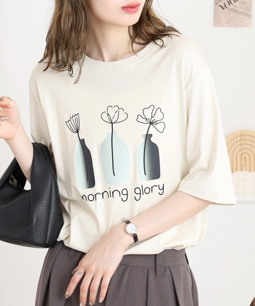 BRODIAEA（ブローディア）の「BRODIAEA 線画フラワープリント半袖Tシャツ（Tシャツ/カットソー・レディース・ベージュ/オフホワイト/イエロー/ピンク/ブラック・40）」の15枚目の写真