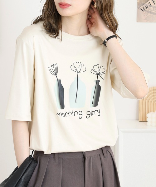 BRODIAEA（ブローディア）の「BRODIAEA 線画フラワープリント半袖Tシャツ（Tシャツ/カットソー・レディース・ベージュ/オフホワイト/イエロー/ピンク/ブラック・40）」の16枚目の写真