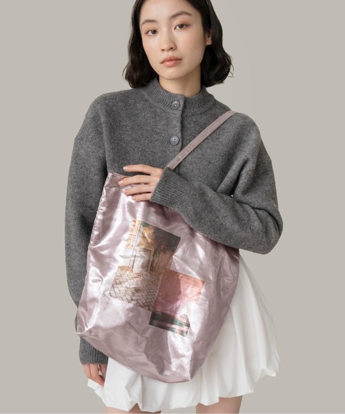 Casselini(キャセリーニ)の「Casselini(キャセリーニ)メタリックフォトトート(トートバッグ・レディース・ミント/ピンク/シルバー/ブラック・FREE)」の4枚目の写真
