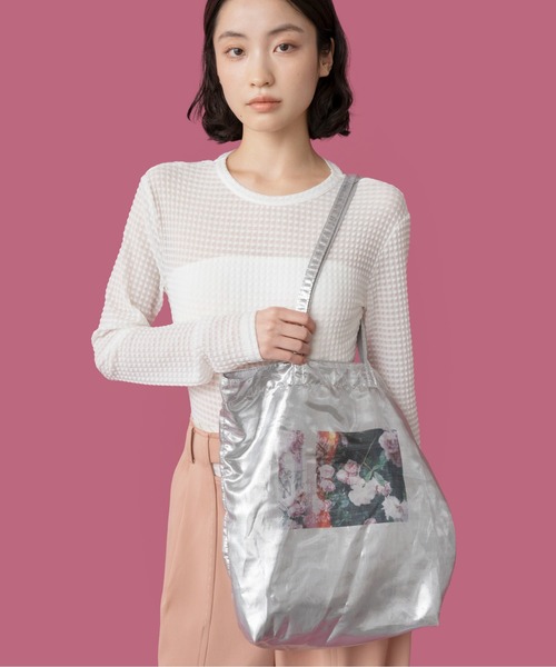 Casselini(キャセリーニ)の「Casselini(キャセリーニ)メタリックフォトトート(トートバッグ・レディース・ミント/ピンク/シルバー/ブラック・FREE)」の1枚目の写真