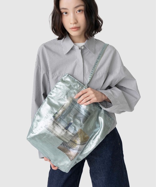 Casselini(キャセリーニ)の「Casselini(キャセリーニ)メタリックフォトトート(トートバッグ・レディース・ミント/ピンク/シルバー/ブラック・FREE)」の3枚目の写真