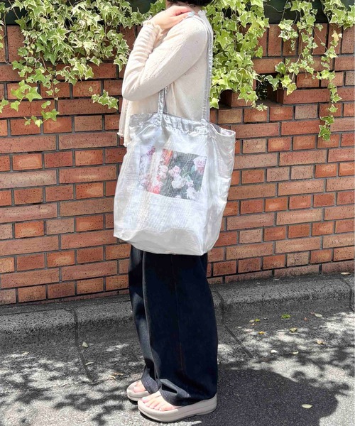 Casselini(キャセリーニ)の「Casselini(キャセリーニ)メタリックフォトトート(トートバッグ・レディース・ミント/ピンク/シルバー/ブラック・FREE)」の9枚目の写真