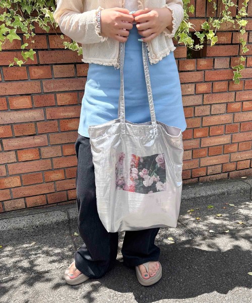 Casselini(キャセリーニ)の「Casselini(キャセリーニ)メタリックフォトトート(トートバッグ・レディース・ミント/ピンク/シルバー/ブラック・FREE)」の10枚目の写真