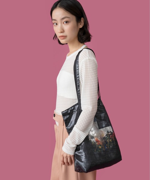 Casselini(キャセリーニ)の「Casselini(キャセリーニ)メタリックフォトトート(トートバッグ・レディース・ミント/ピンク/シルバー/ブラック・FREE)」の21枚目の写真