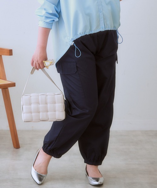 SMILE LAND（スマイルランド）の「大きいサイズ デザインカーゴパンツ（ゆったりヒップ）（カーゴパンツ・レディース・ネイビー/カーキ・3L/4L/LL/L/5L）」の3枚目の写真