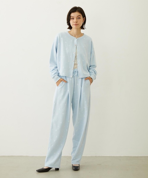 MILKFED.（ミルクフェド）の「EMBROIDERY TUCK SWEAT PANTS（スウェットパンツ・レディース・オフホワイト/ライトブルー/ブラック・S/M）」の8枚目の写真