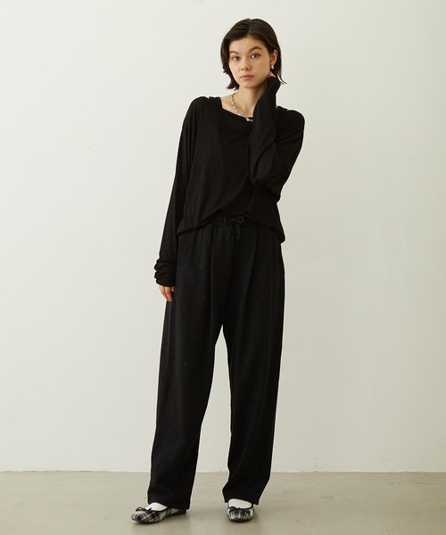 MILKFED.（ミルクフェド）の「EMBROIDERY TUCK SWEAT PANTS（スウェットパンツ・レディース・オフホワイト/ライトブルー/ブラック・S/M）」の20枚目の写真