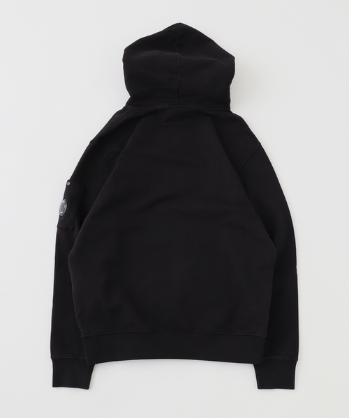 C.P. COMPANY(シーピーカンパニー)の「C.P. Company / シーピーカンパニー SWSHRT SW HDD BRS EMZ DIAG FLC(パーカー・メンズ・ブラック・SMALL/MEDIUM)」の2枚目の写真