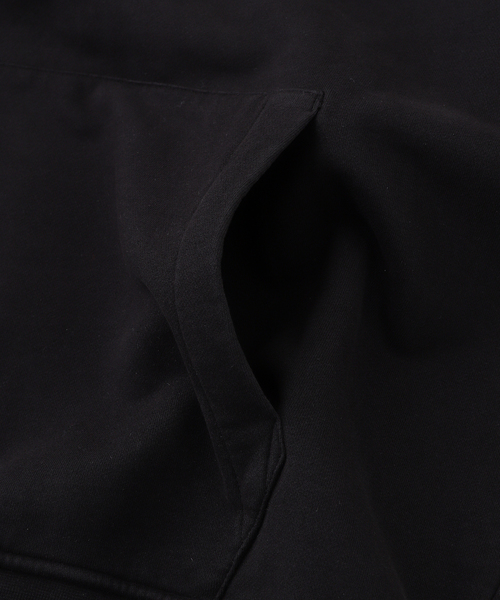 C.P. COMPANY(シーピーカンパニー)の「C.P. Company / シーピーカンパニー SWSHRT SW HDD BRS EMZ DIAG FLC(パーカー・メンズ・ブラック・SMALL/MEDIUM)」の5枚目の写真