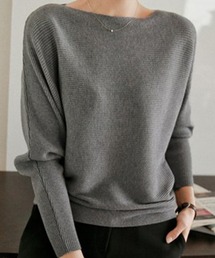 春にも使えるゆったりなのにきちんと感。ボリュームスリーブボートネックドルマンニット