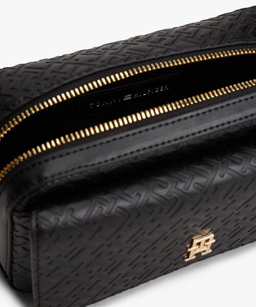 TOMMY HILFIGER(トミーヒルフィガー)の「アイコニックモノグラムカメラバッグ(ボディバッグ/ウエストポーチ・レディース・ブラック・FREE)」の4枚目の写真