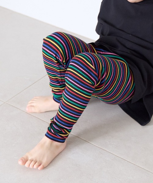 LOWRYS FARM（ローリーズファーム）の「ボーダーリブレギンス　 581346（レギンス/スパッツ・キッズ・レッド系/マルチ/イエロー×グレー/グレー系/ネイビー系/ネイビー/ブルー系/ピンク系/オレンジ系/ブラック×ホワイト/ブルー系その他3/ブラック系その他/ピンク系その他2/グリーン系その他2・100cm/110cm/120cm/130cm）」の3枚目の写真
