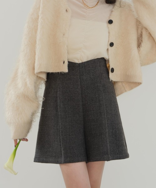 hinari タックショートパンツ hinari（ヒナリ）の「タックショートパンツ（その他パンツ）」 - WEAR