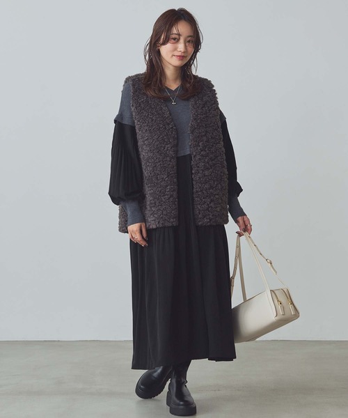 Gready Brilliant(グレディブリリアン)の「Vネックニット×プリーツワンピース(ワンピース・レディース・ブラック系その他/ブラウン系その他・38)」の20枚目の写真