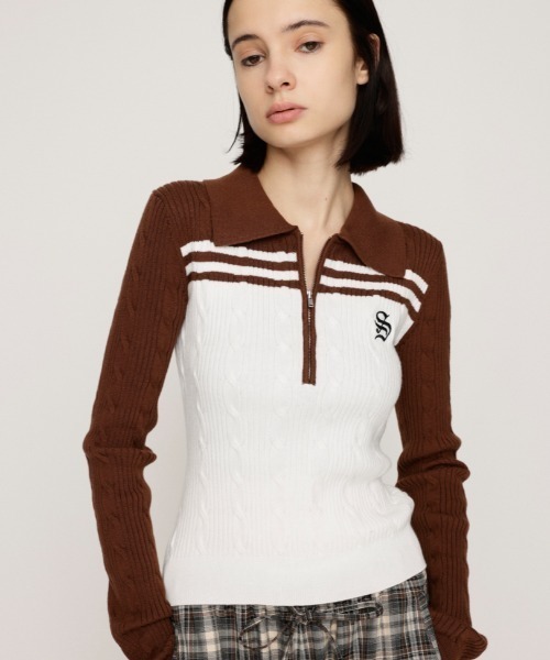 SLY(スライ)の「【限定カラーあり】CABLE COLLAR KNIT TOPS ケーブル カラー ニット トップス 秋服 冬服(ニット/セーター・レディース・ブラック/ライトブルー/イエロー/ネイビー/ブラウン・FREE)」の2枚目の写真