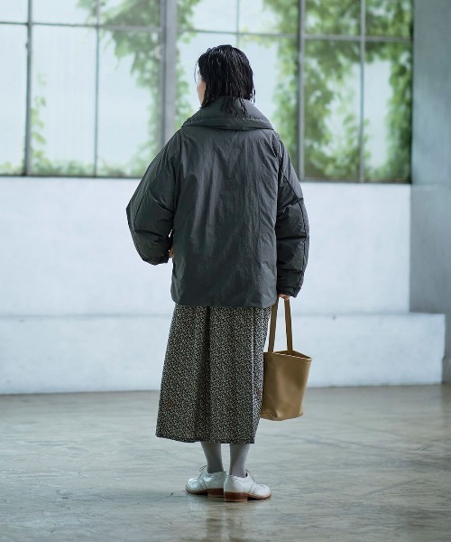 サニークラウズ ヘチマ衿のダウンジャケット〈レディース〉（ダウン