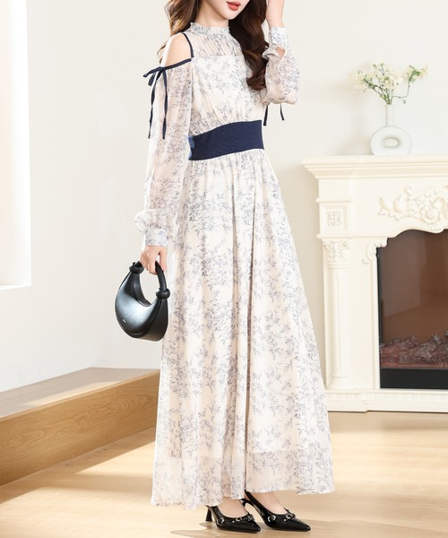 Anely(アネリー)の「配色 フラワー リボン オープンショルダー ワンピース(ワンピース・レディース・ブラック/アイボリー・FREE)」の11枚目の写真