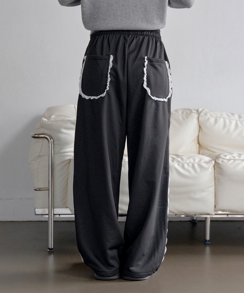 UNE MANSION（ユヌマンション）の「【ストリングによってシルエット変更可能】エッジレースバックポケットスウェットパンツ（スウェットパンツ・レディース・グレー/ブラック・FREE）」の2枚目の写真